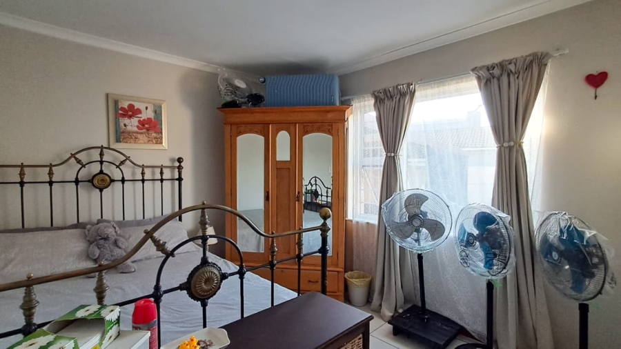 3 Bedroom Property for Sale in Zoo Park Western Cape